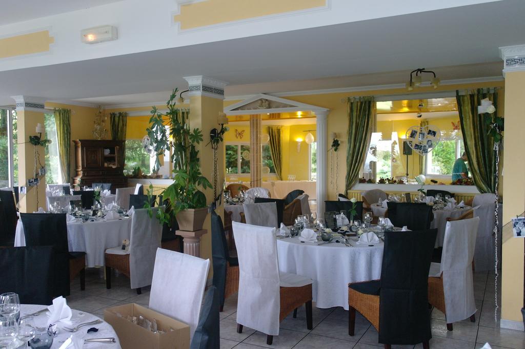 Hostellerie Saint Clement Вик-сюр-Сер Экстерьер фото