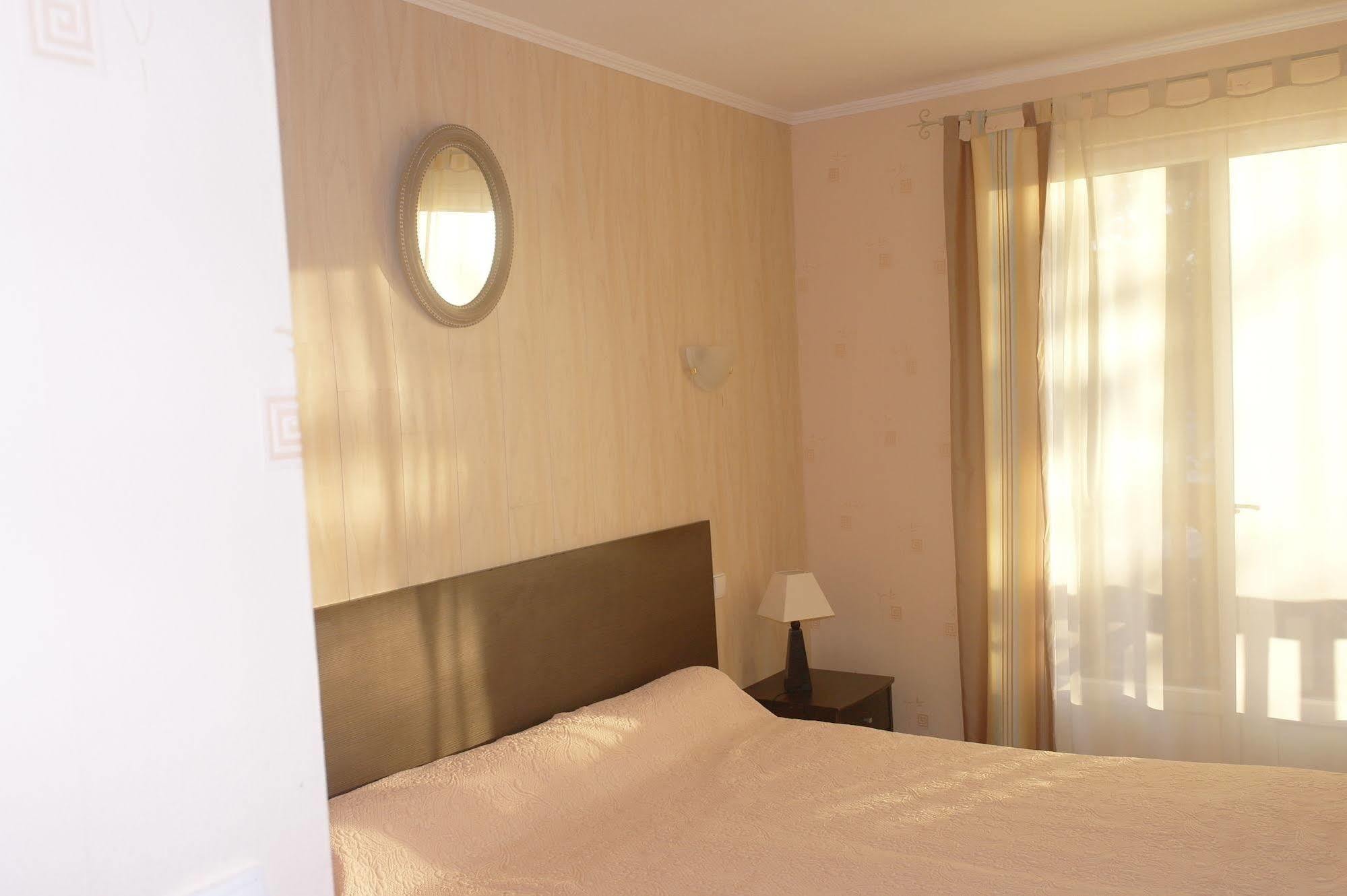 Hostellerie Saint Clement Вик-сюр-Сер Экстерьер фото